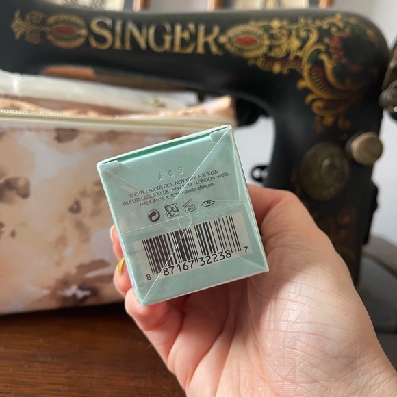 Estée Lauder Advanced Night Repair Eye Concentrate Matrix- NEW with makeup pouch - Picture 2 of 4